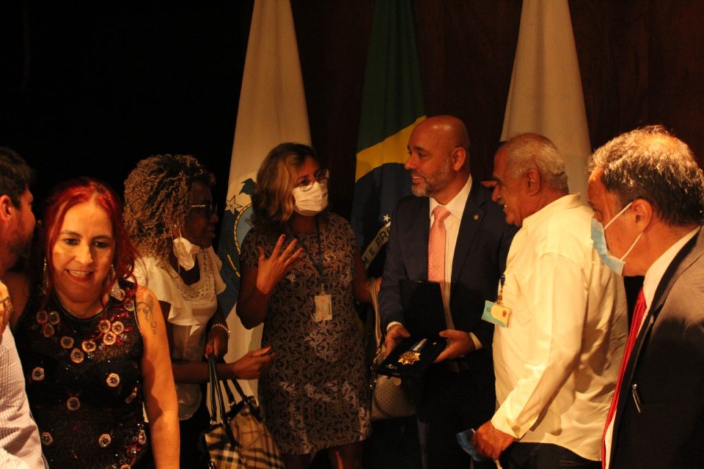 Coordenadoras Neuza Conceição e Cassia Gonçalves, e o conselheiro universitário Jorge Luís Mattos (Gaúcho) prestigiaram o evento