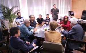 Auxiliares da Uerj cobram atuação firme da reitoria em defesa dos técnicos, mas esbarram em passividade da mesma