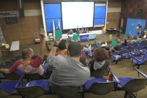 Engajamento dentro e fora da Uerj pauta assembleia de técnicos da Uerj