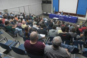 Assembleia discute alterações no plano de carreira dos técnicos da Uerj