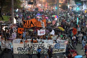 Estudantes vão às ruas contra privatização da Educação pública