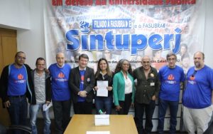 Candidatos a reitor e vice-reitor da Uerj assinam carta-compromisso elaborada pelo Sintuperj
