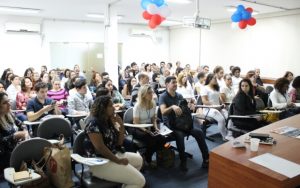 Chapas inscritas para eleições na PPC apresentam suas propostas em evento. Sintuperj entrega carta-compromisso aos candidatos