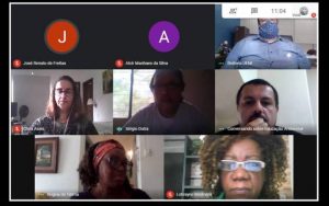 Trabalhadores da Uenf participam de plenária promovida pelo Sintuperj, com presença do reitor da Uenf