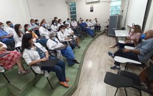 Sintuperj promove reunião setorial com trabalhadores de Enfermagem do Hupe