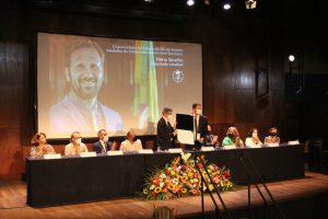 Uerj condecora Flávio Serafini com medalha José Bonifácio