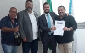 Vitória a caminho! Governador em Exercício assina autorização para pagamento dos auxílios Educação e Saúde dos servidores da Uenf