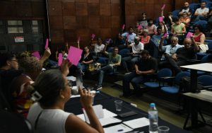 Técnico-administrativos da Uerj realizam primeira assembleia de 2024