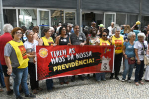 Servidores públicos pressionam e Alerj retira de pauta projeto que retira recursos do RioPrevidencia