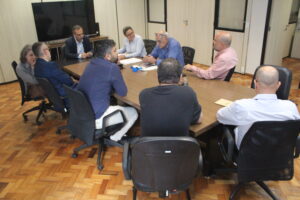 Desdobramento de encontro com Governador, plano de carreira pauta reunião entre Sintuperj, Reitoria da Uerj e secretário de Ciência e Tecnologia