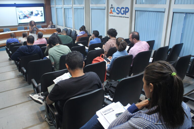 Novos servidores da Uerj são recepcionados pelo Sintuperj