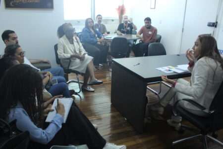 Comandos de Greve técnico e docente buscam apoio de deputada Lilian Behring