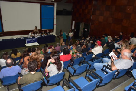 Em Assembleia, técnicos da Uerj apontam avanços e condições para encerramento da greve