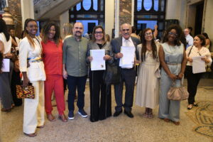 No dia da Enfermagem, Cassia Gonçalves e Jorge Gaúcho, do Sintuperj, são homenageados com moção em evento no Palácio Tiradentes