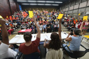 Técnicos da Uerj aprovam fim da greve