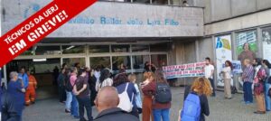Ato dos técnicos da Uerj termina com ida `a Reitoria