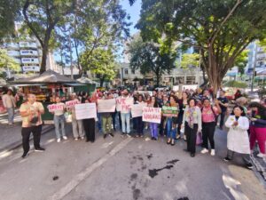 Trabalhadores da Uerj promovem ato no Hupe em defesa da manutenção das conquistas da categoria e implementação de outros direitos reivindicados